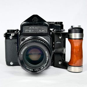 Pentax 6x7 67 - Medium Format Camera - Takumar 105mm 2.4 Pentax 6x7 67 - Medium Format Camera - Takumar 105mm 2.4