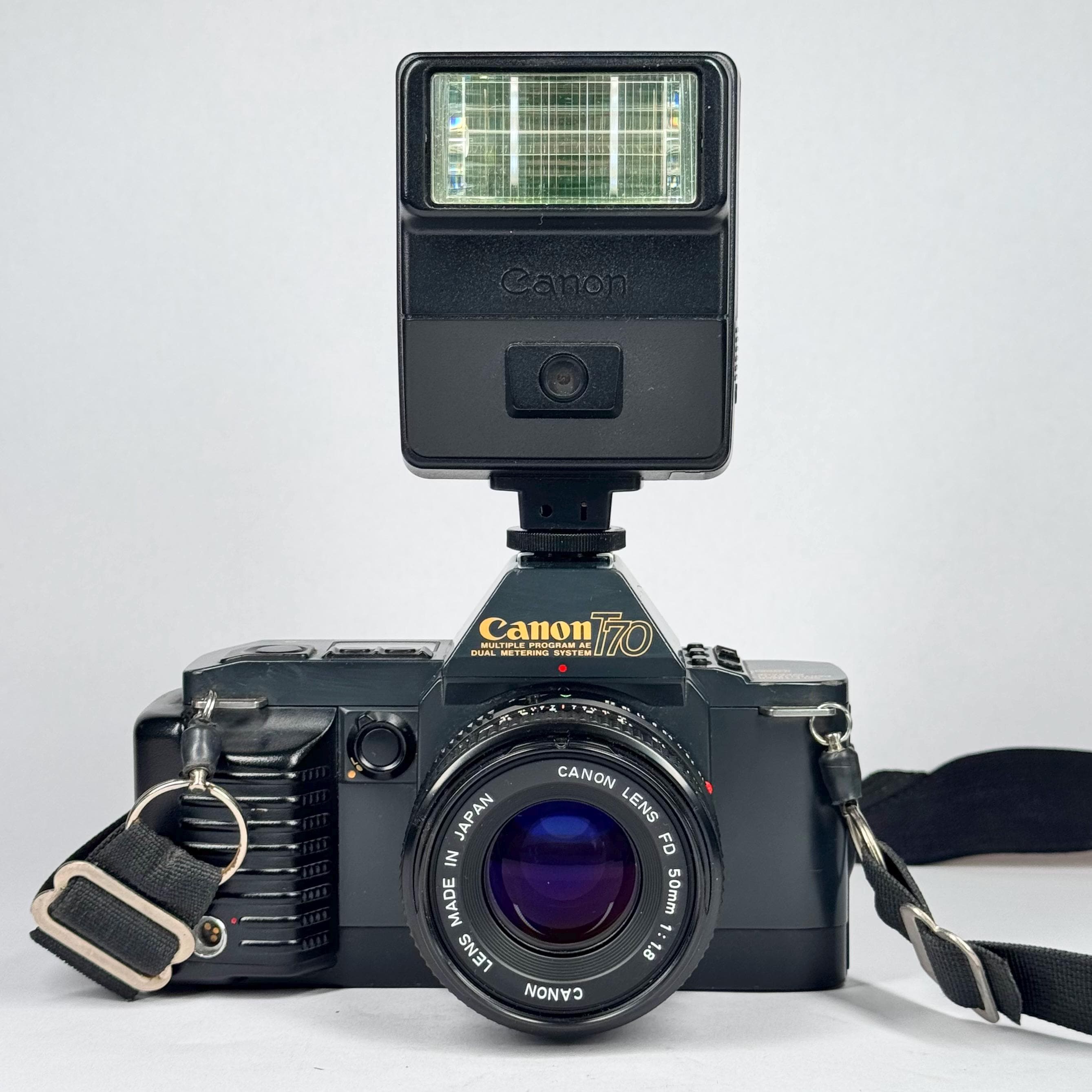 Canon キャノン　T70 アンティークカメラ コレクション Vintage Canon T70 35mm Film SLR Camera W/ FD 50mm F/1.8 Lens