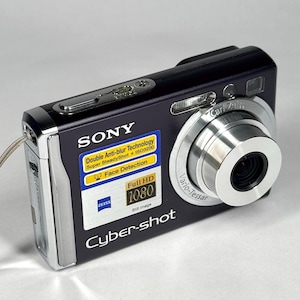 Vintage Sony Cyber-Shot DSC-W80 Compact Y2K Point-and-shoot digital camera BLACK