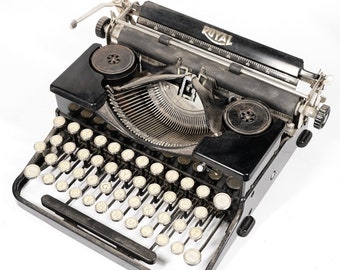 Antique 1930's ROYAL Portable Model OT mechanical typewriter