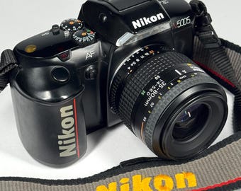 Vintage Nikon N5005 Autofocus 35mm Film SLR Camera w/ AF Nikkor 35-80mm Zoom Lens