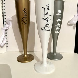 Hen party gifts | wedding favours | bride to be | bridesmaids| wedding celebrations| personalised flutes