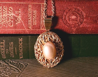 Pearl Locket Necklace, Round Pendant, Gold Tone, Vintage Style