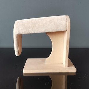 Tailor&#39;s big shoulder.Tailor pressing board unisex for steam ironing of the silhouette of the shoulder.