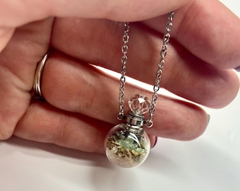 Collar amuleto de manifestación de abundancia / Joyería con intención de prosperidad y riqueza / Aventurina verde, pirita, canela y albahaca
