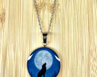 Colgante de luna de lobo de medianoche – Collar de acero inoxidable – Joyería de tótem animal celestial