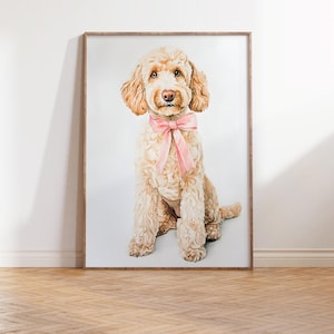 ゴールデンドゥードルアート - 落書き犬ピンクコケットボウプリント - ポートレートデジタルダウンロード印刷可能 - 水彩画 - プレッピーウォールアート装飾