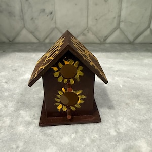 Sunflower Birdhouse