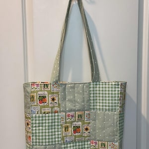 Garden Patch - Patchwork Quilted Zipper Tote