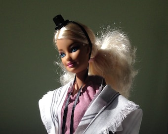Tefillin Barbie, blonde hair, white skin, & free worldwide shipping