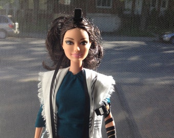 Tefillin Barbie, brown hair, white skin, & free worldwide shipping