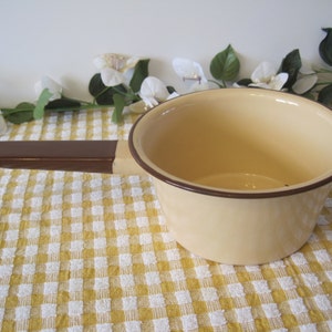 Enamelware Tan And Brown Trim Sauce Pan Pot