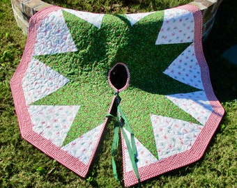 10 Point Star Quilted Christmas Tree Skirt, 44 Inch, Handmade, Free Shipping, Holiday Colors, Green, Red Check and Stars