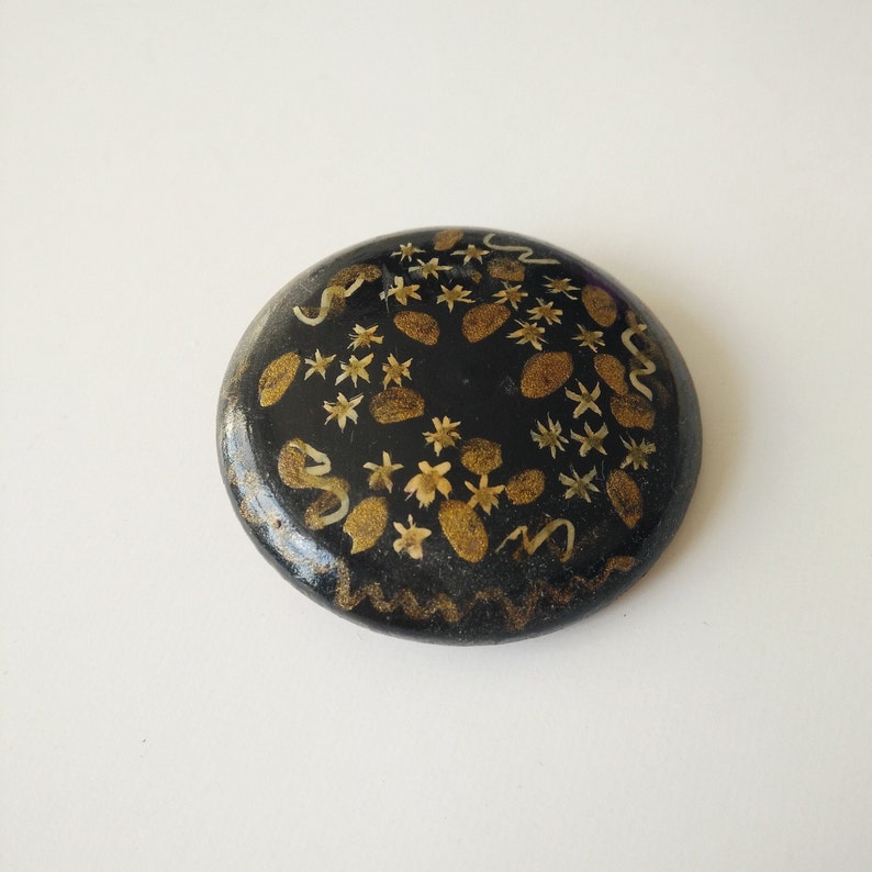 Round Wood Brooch Vintage 1970/'s from Argentina Perfect condition.