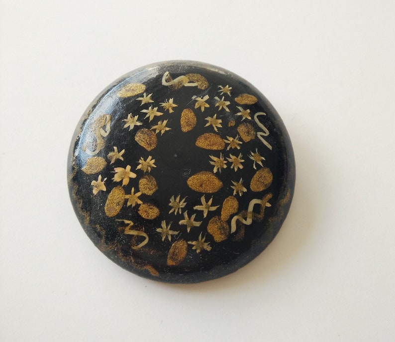 Round Wood Brooch Vintage 1970/'s from Argentina Perfect condition.