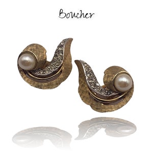 Boucher Gold design, Pearls & Pavé 1950s Earrings by Marcel Boucher - Dramatic numbered Swoop Design - Art.817/5