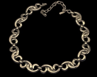 1960s MONET signed Stylish choker Necklace - Sinuous pale gold Link  - Very chic -Art.141/3--