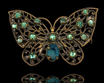Old 1930 Czech Butterfly Brooch-nuances of emerald and peridot green  shiny rhinestones -old gold tone Victorian  filigree brooch-Art.597/4