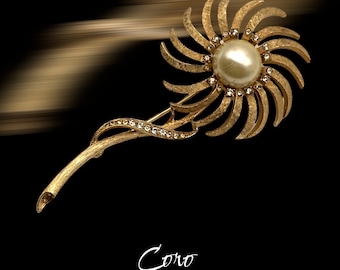 Vintage Signed Coro Craft Pegasus Gold Tone Rhinestone Large  Flower Pin Brooch - Long stemmed flower pin by Coro - art.547/5