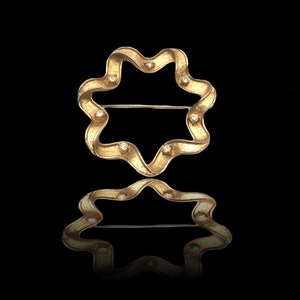 Sarah Coventry "Starlit Trio" Ribbon Brooch  adorned by clear rhinestones - A beauty of great class - Art.279/5