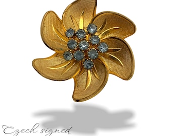 Adorable Signed Czechoslovakia Vintage gold finish Blue Crystals Flower Brooch -- Art.593/5
