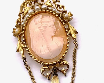 Incredibly beautiful  1950s English cameo brooch  -  shell cameo, micro pearls and gold -  large and elegant, numbered pin --Art.774/2 -