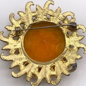 1950 flower/sun figural Brooch large faceted crystal amber in a gold open petals frame unsigned Sphinx vintage quality Art.679/4 image 7