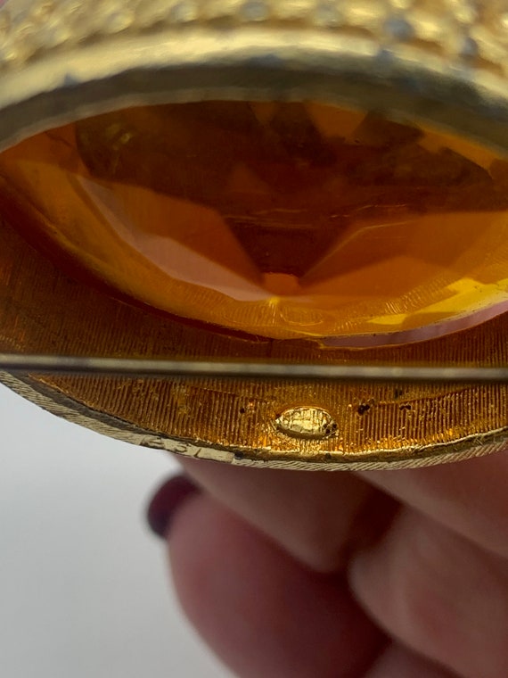 Alluring  SPHINX of England brooch  w/honey amber… - image 10