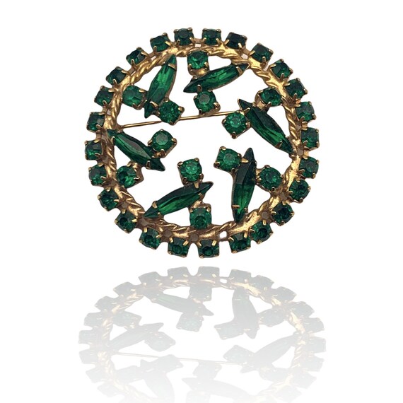Broche Vintage Ovale - Métal Rhodié Avec Strass Et émeraudes Vertes - Occasion