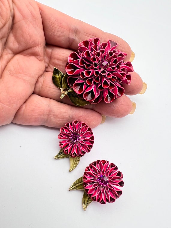 CORO 1950s enameled dahlia Brooch & earrings demi… - image 8