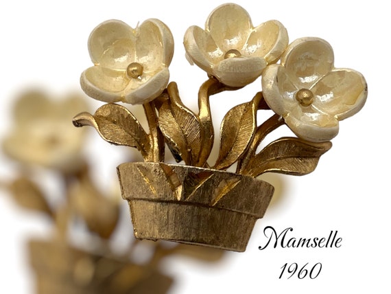 Most Graceful Mamselle vase with Flowers brooch -… - image 1