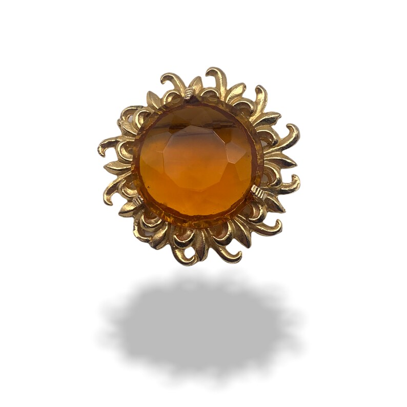 1950 flower/sun figural Brooch large faceted crystal amber in a gold open petals frame unsigned Sphinx vintage quality Art.679/4 image 2