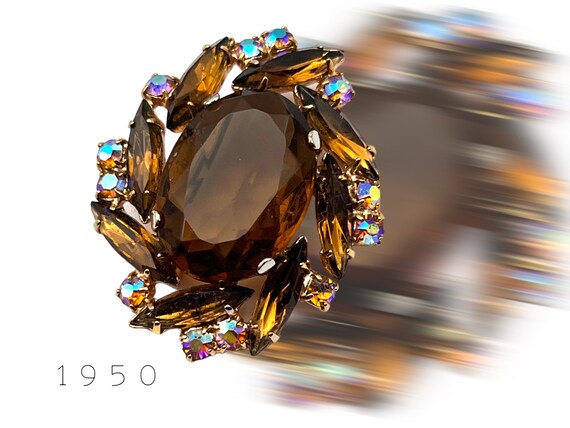 Broche Ancienne En Métal Doré Avec Cristaux Facettés - Bijou Vintage Bon état