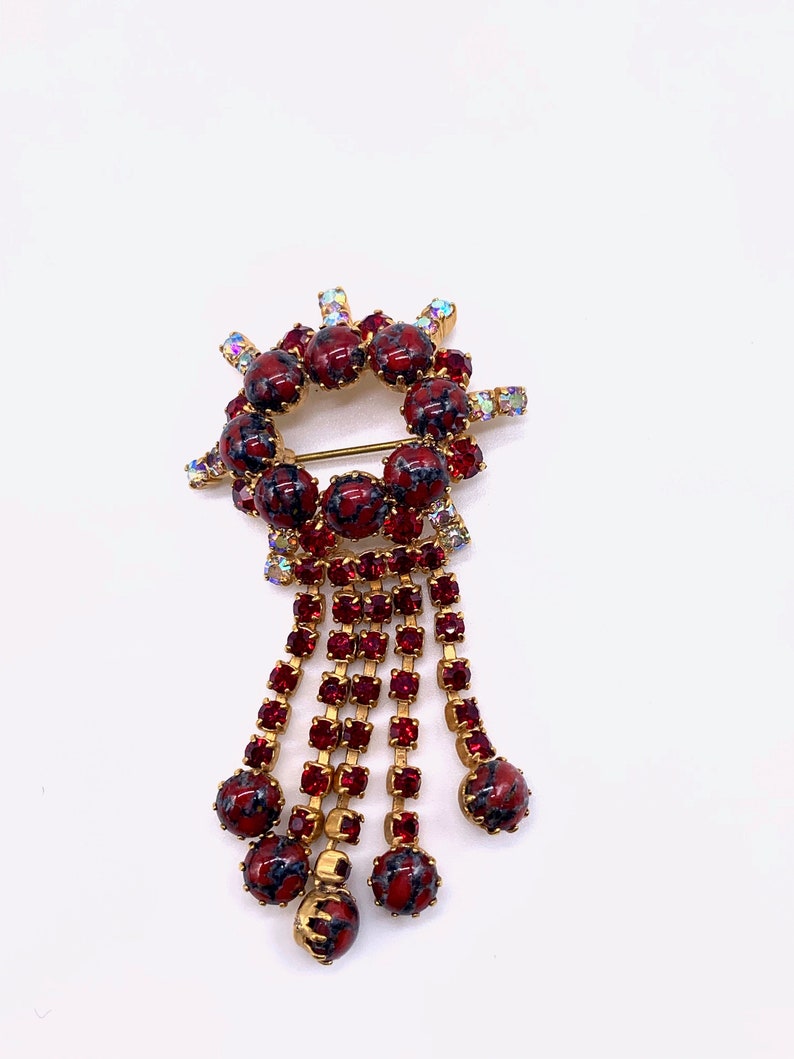 Vintage rhinestone dangle Brooch with quality Art Glass Cabochons pronged on gold tone setting art.4186 1960s fringetassel pin