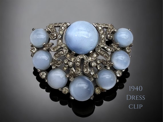 1940 Art Deco fan-shaped design dress/fur clip in… - image 1