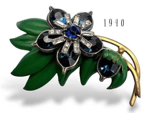 Broche Fleurs Métal Doré Avec Pierre Bleu Marine, Strass Et Perles