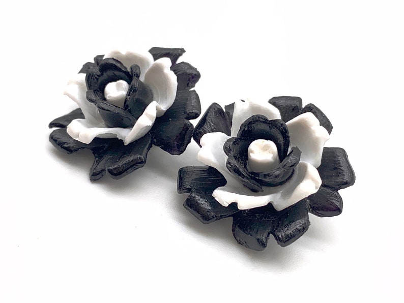 Fantastic Earrings 1960s original 3D flowers in black and white clips Earrings very glam Art.321/3 image 5