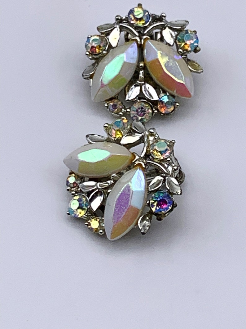 Late 1950 © B.S.K. white chalk aurora borealis marquise rhinestones silver leaves clip Earrings Designer Signed White Colors.Art.639/4 image 2