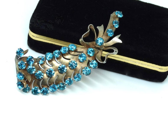 Edwardian revival 1940s Old English brooch  - sterling silver gold plated  - large aqua crystals--Art.694/2-- View 3