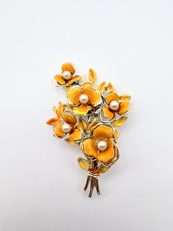 Vintage Large Coro Enamel Yellow Flower Brooch | eBay Coro enamel Yellow Floral Brooch display picture 1
