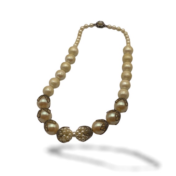 1950s Vintage One Strand Italian Pearl Necklace With Lovely Flower 