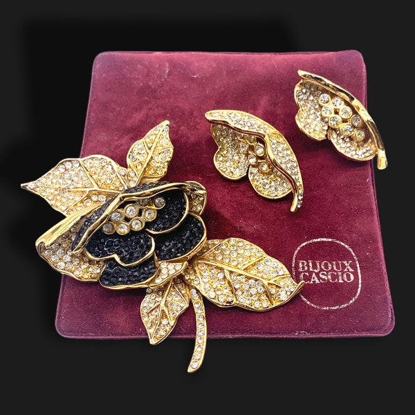 Stunning Cascio Bijoux set, flower clip on earrings and brooch - enchanting demi parure covered by black and white crystals - Art.01/5