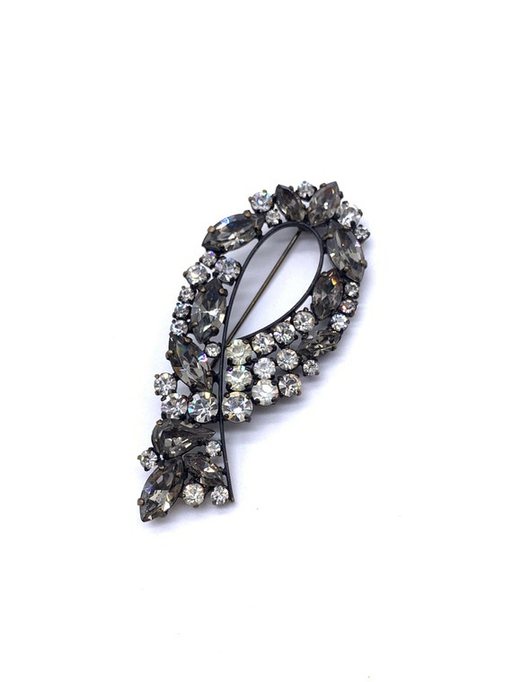 Amazing Japanned finish ribbon Brooch - large art… - image 3