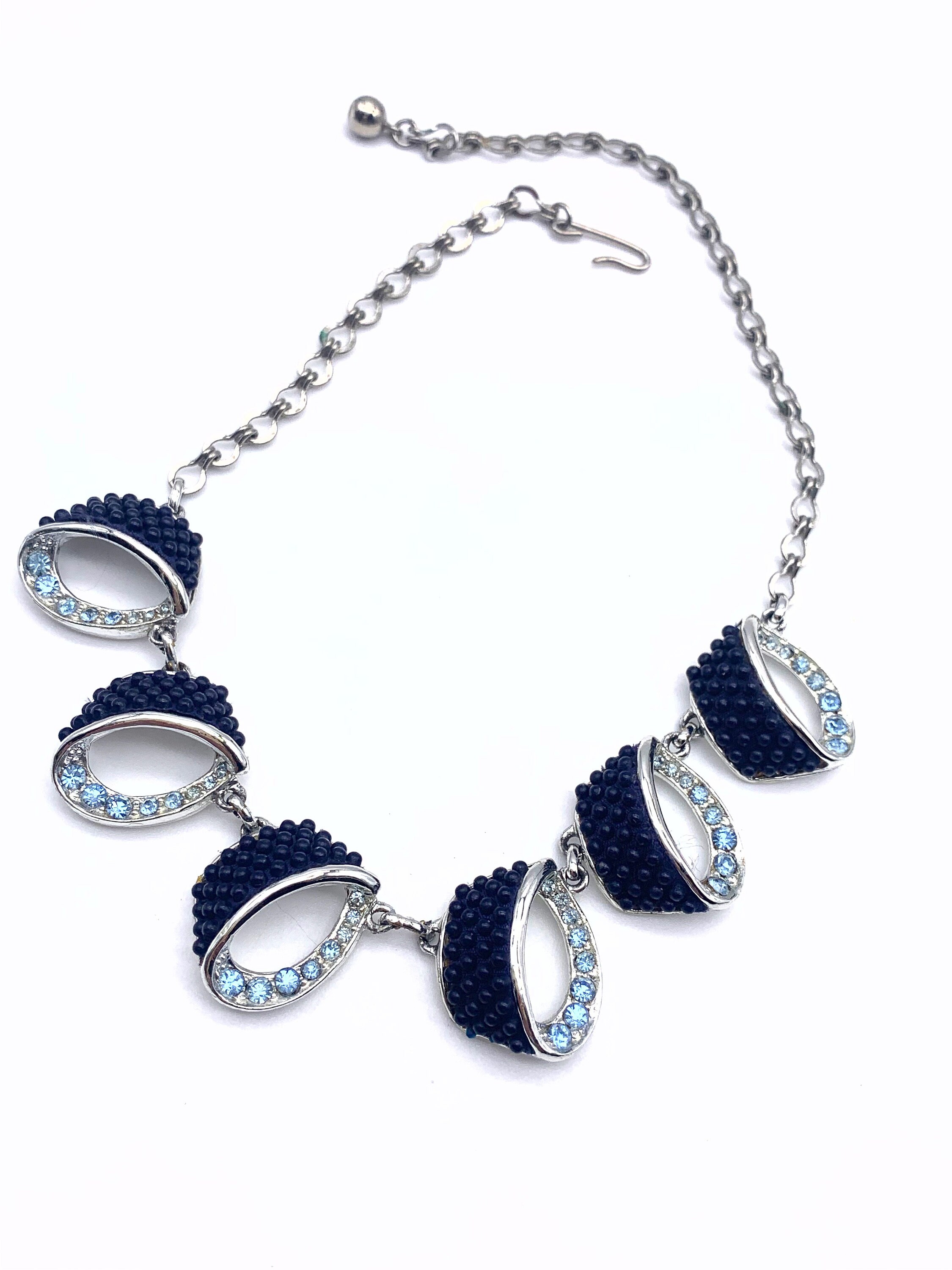 Collier Vintage Années 50/60 - 21 Perles Bleues à Inclusions Argentées, Longueur 46-50 Cm
