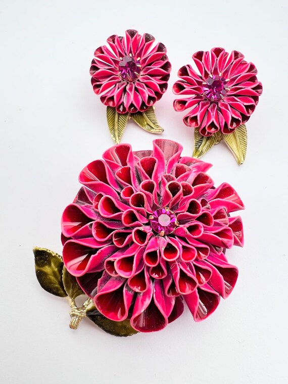 CORO 1950s enameled dahlia Brooch & earrings demi… - image 4