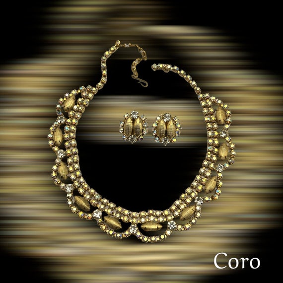 Rare Vintage CORO  goldtone necklace & earrings se