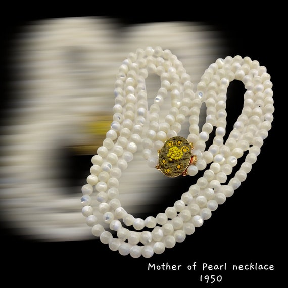 1950s Exquisite Mother of Pearl  (MOP) Three stra… - image 1