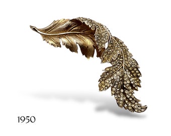 1950s statement large leaf brooch in gold tone and sparkling rhinestones - - Art.816/6