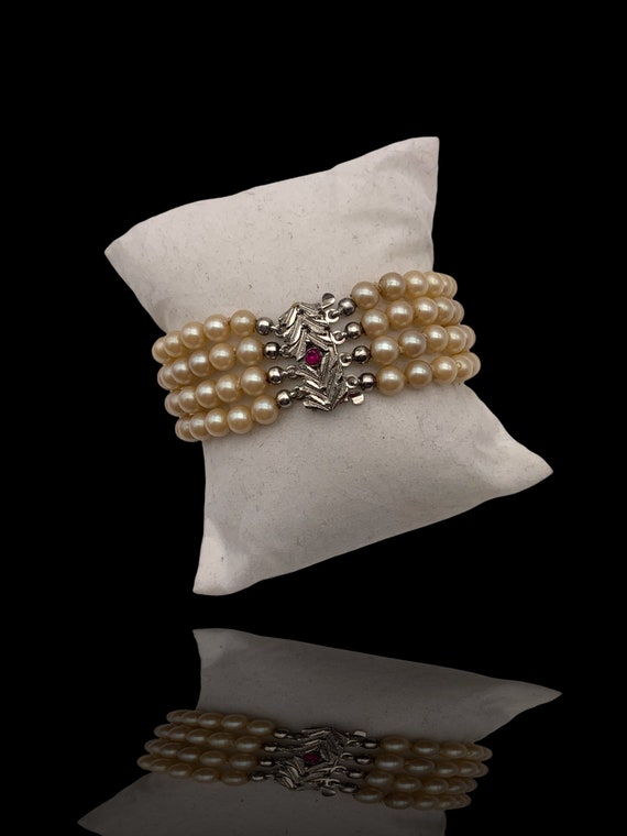 Glamorous Italian vintage simulated pearl 4 strand