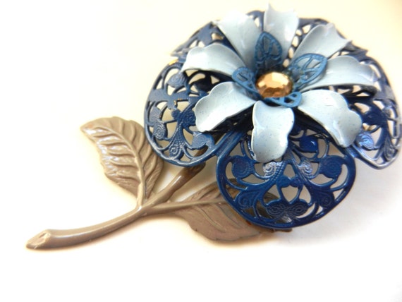 Vintage 1960's blue Enamel Flower Power Brooch - l